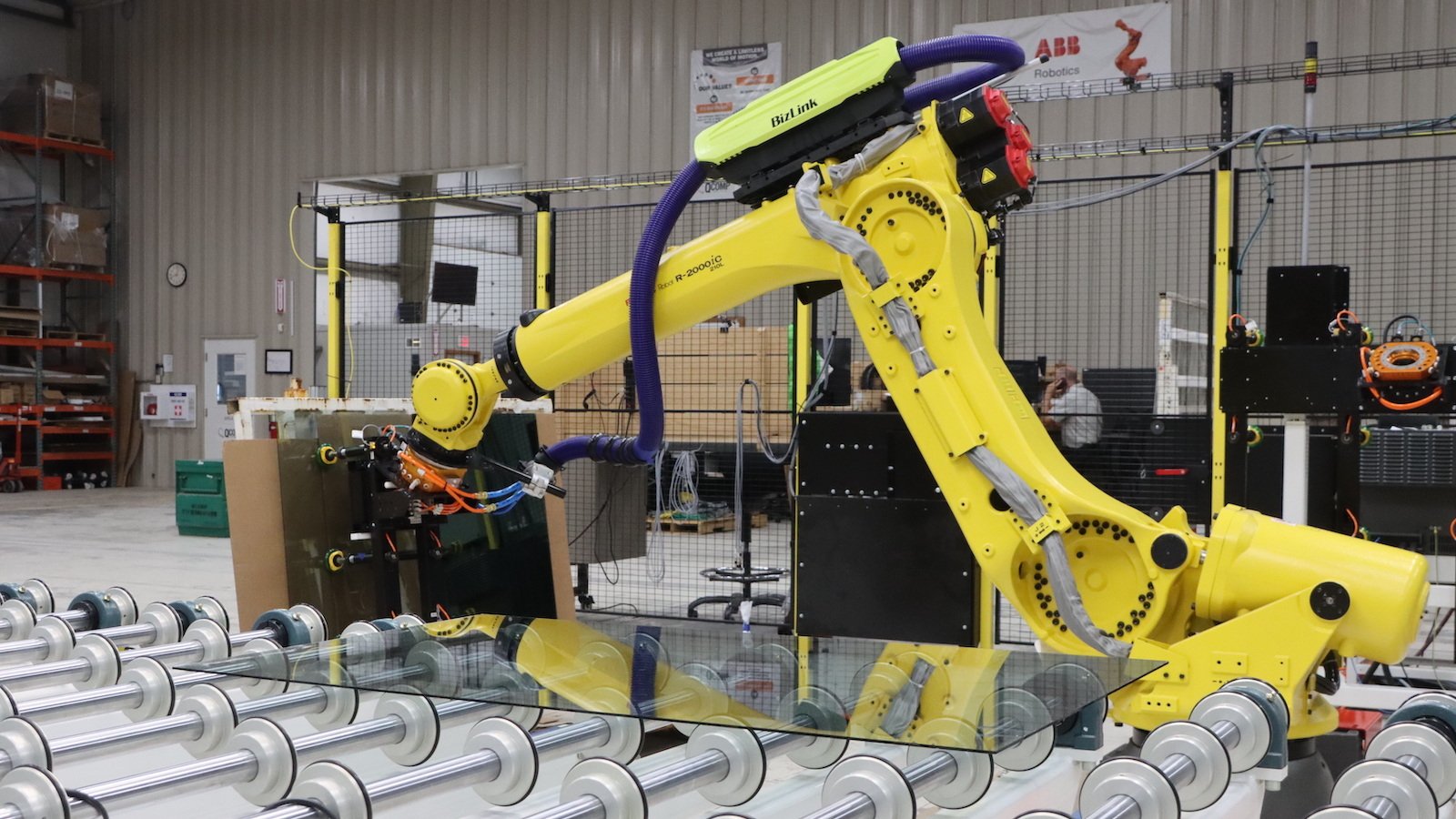 Glass handling line load and unload with robotics